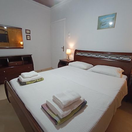 Rodomelo House With Terrace - 4 Bedrooms Leonidio Exterior photo